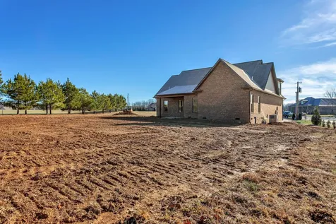 30 Shire Court Leoma TN 38468