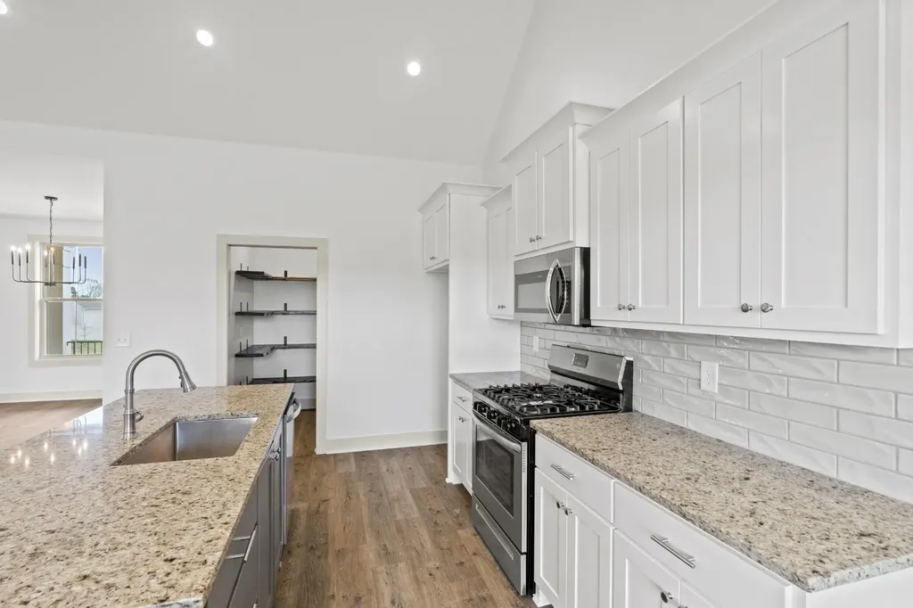 3390 Calista Road White House TN 37188