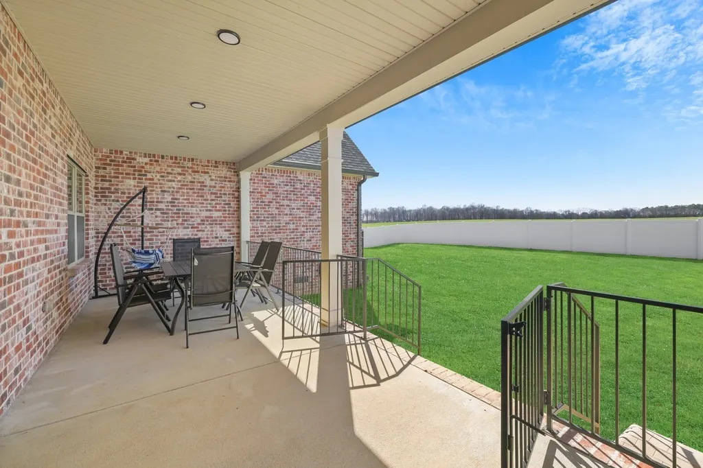 3390 Calista Road White House TN 37188