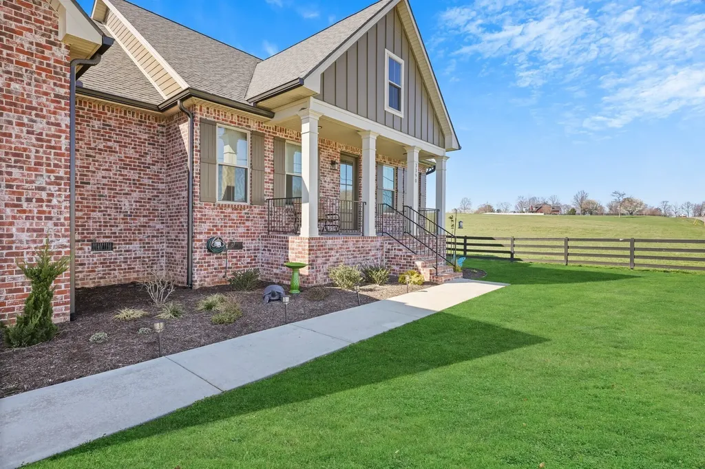 3390 Calista Road White House TN 37188
