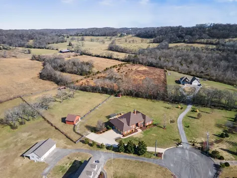 2227 Twin Peaks Court Spring Hill TN 37174