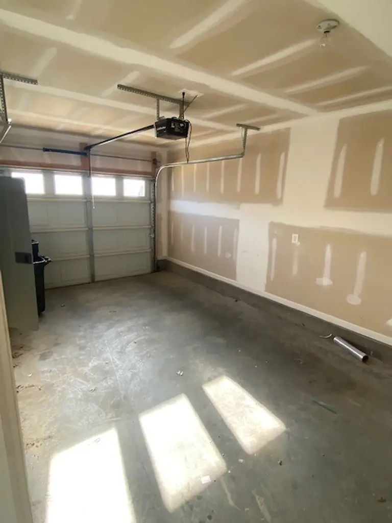 1076 Neeleys Bend Spring Hill TN 37174