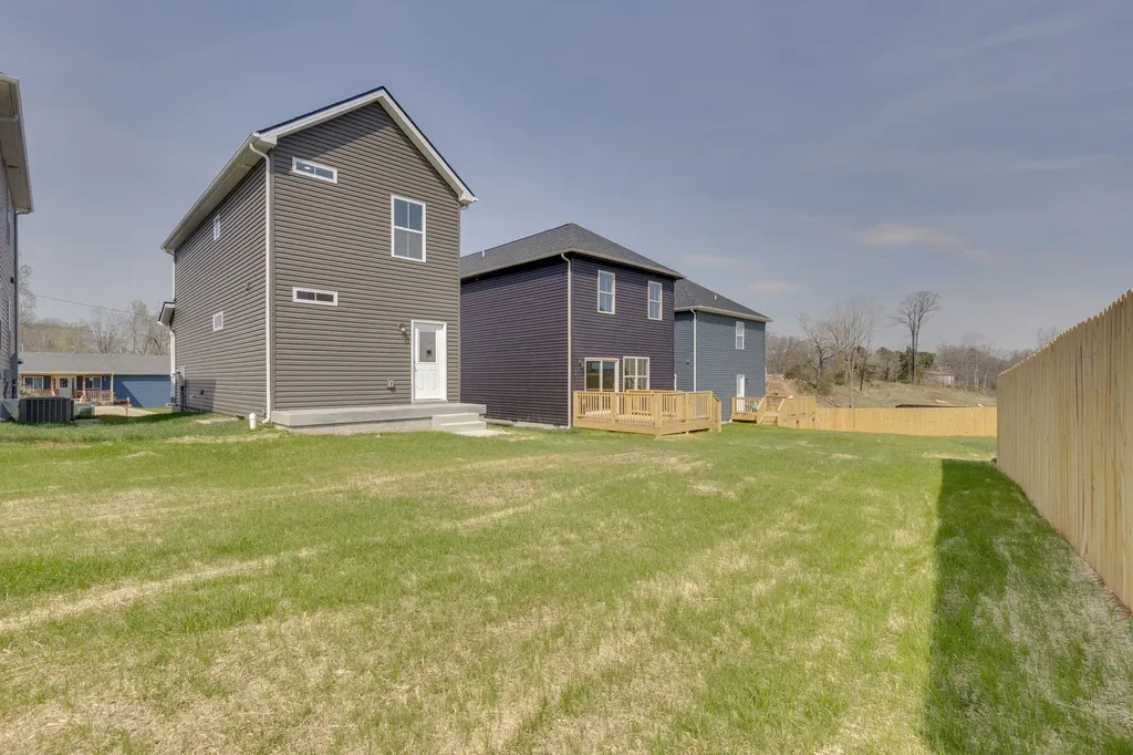 877 Dogwood Trail Clarksville TN 37042