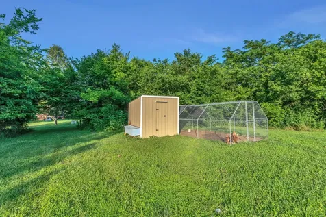 960 Harsh Lane Castalian Springs TN 37031