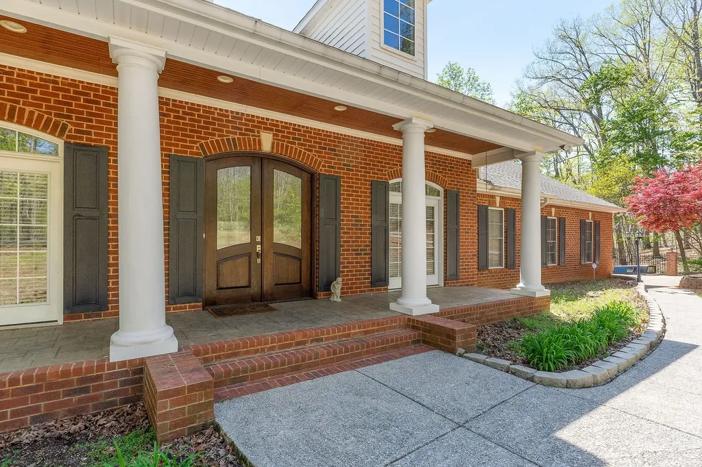 120 Dunrobin Court Sparta TN 38583