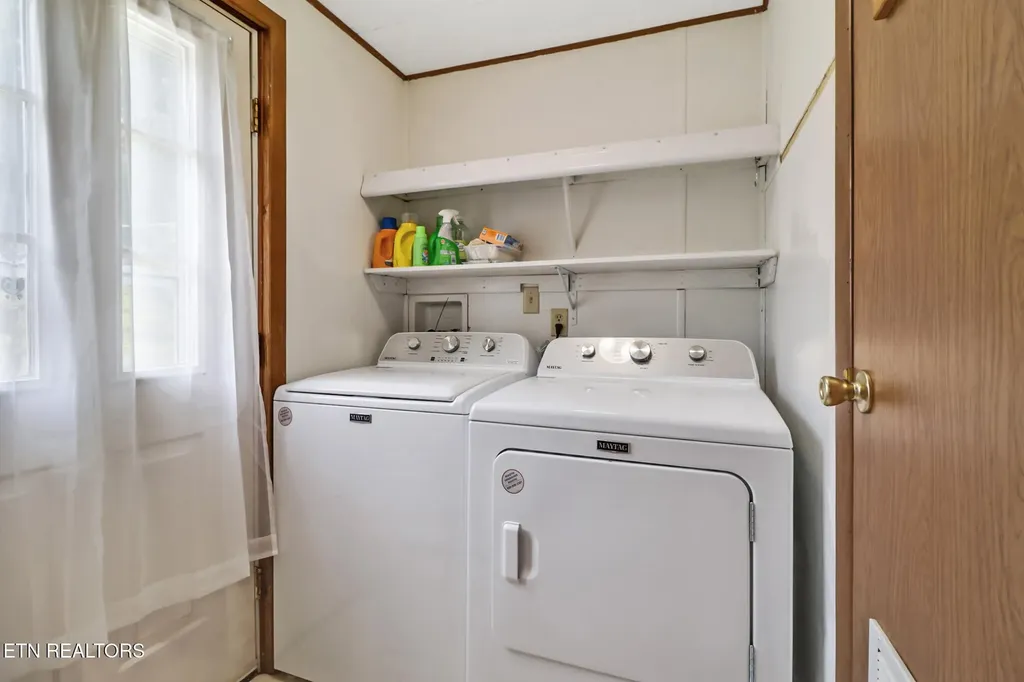 20 Robin Hood Lane Crossville TN 38558
