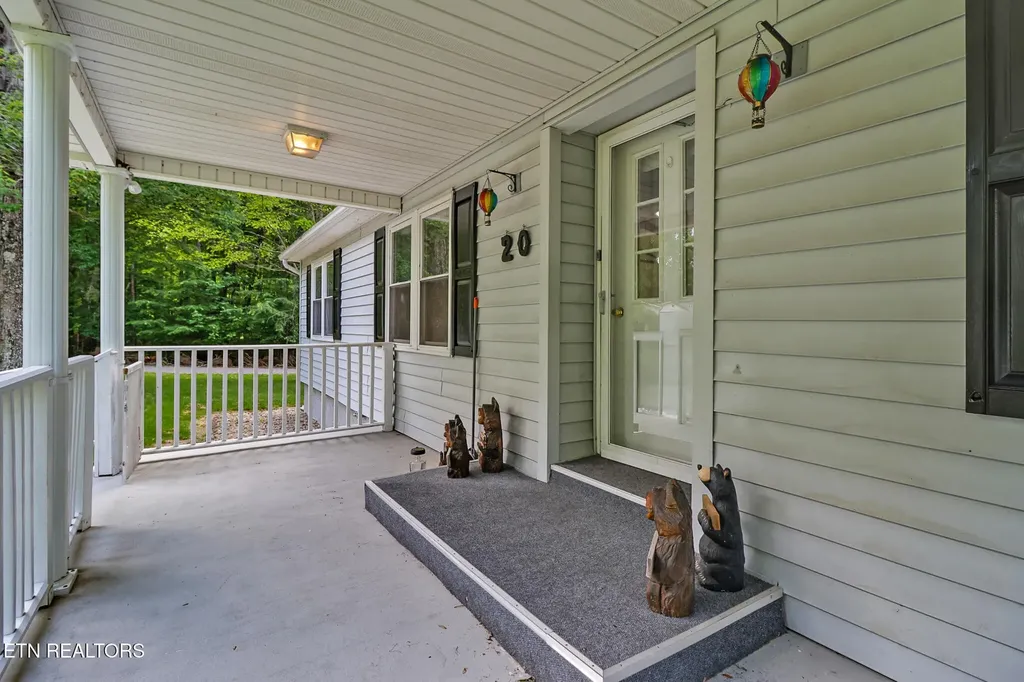 20 Robin Hood Lane Crossville TN 38558