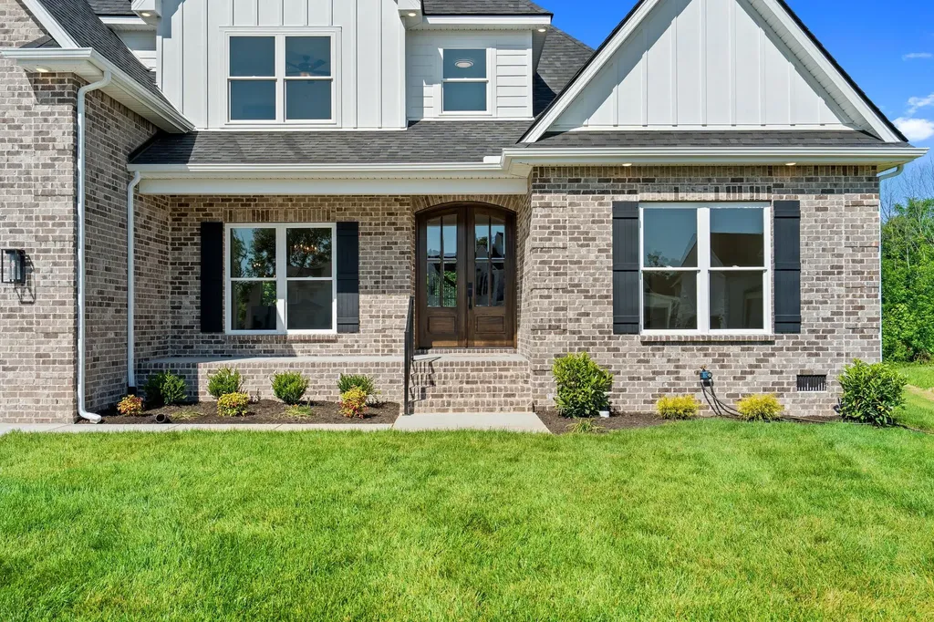 2504 Colleen Drive Murfreesboro TN 37128