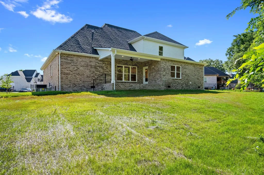2504 Colleen Drive Murfreesboro TN 37128