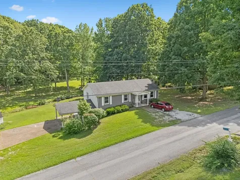 630 Lakeview Circle Tennessee Ridge TN 37178