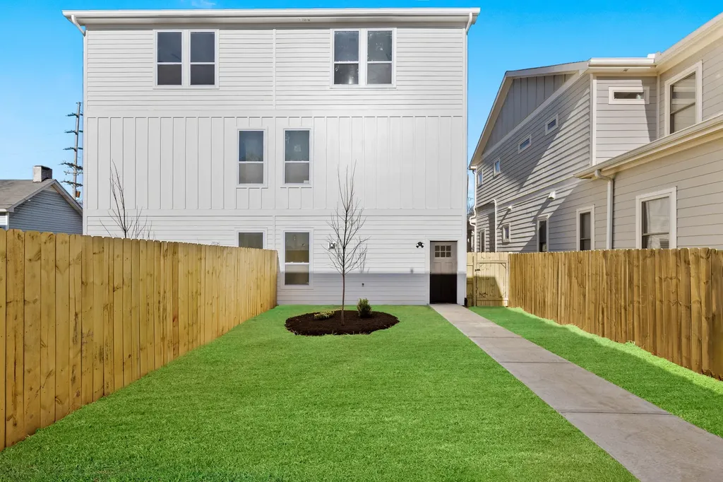 1621 9th Ave, N Nashville TN 37208