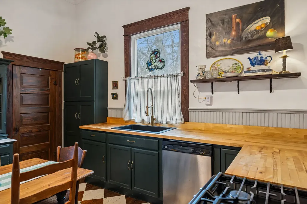 1115 S High Street Columbia TN 38401