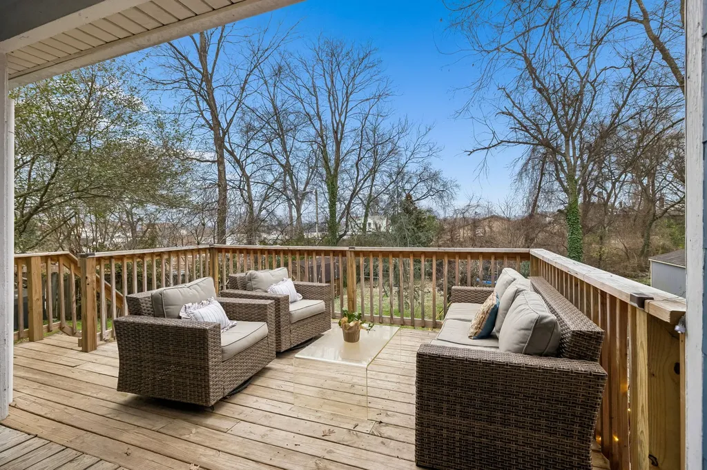 1115 S High Street Columbia TN 38401