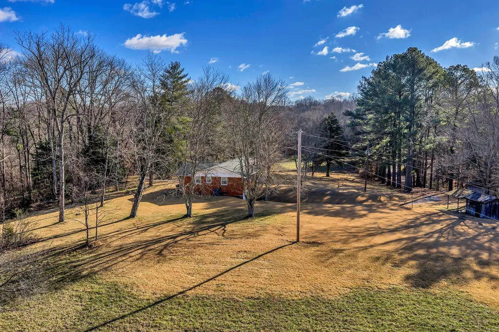 3355 Highway 47 North White Bluff TN 37187