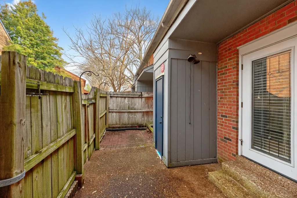 5515 Country Drive Nashville TN 37211