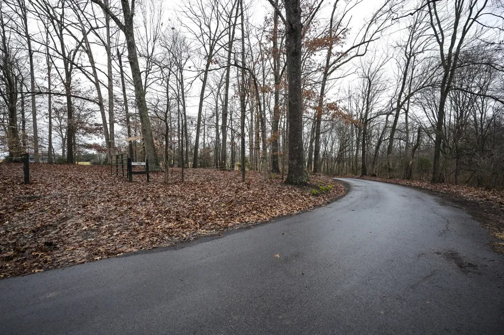 2106 Castelow Greenbrier TN 37073