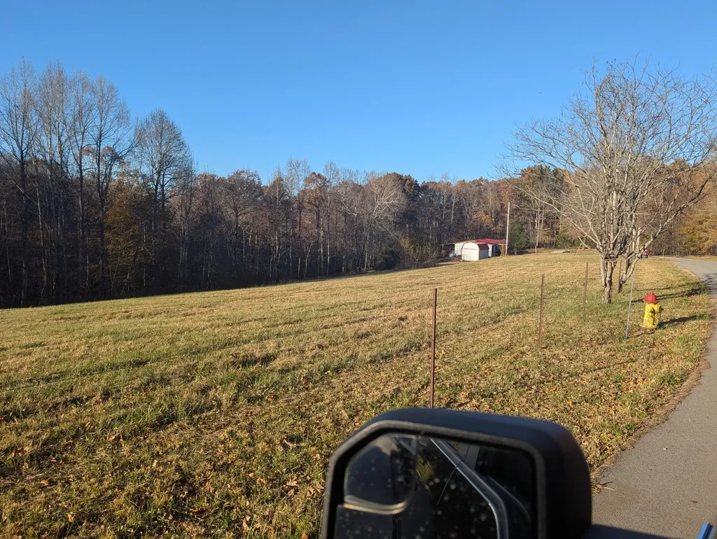 1423 Pack Road White Bluff TN 37187