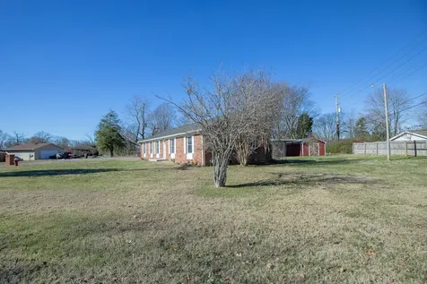 2604 Hickory Drive Springfield TN 37172