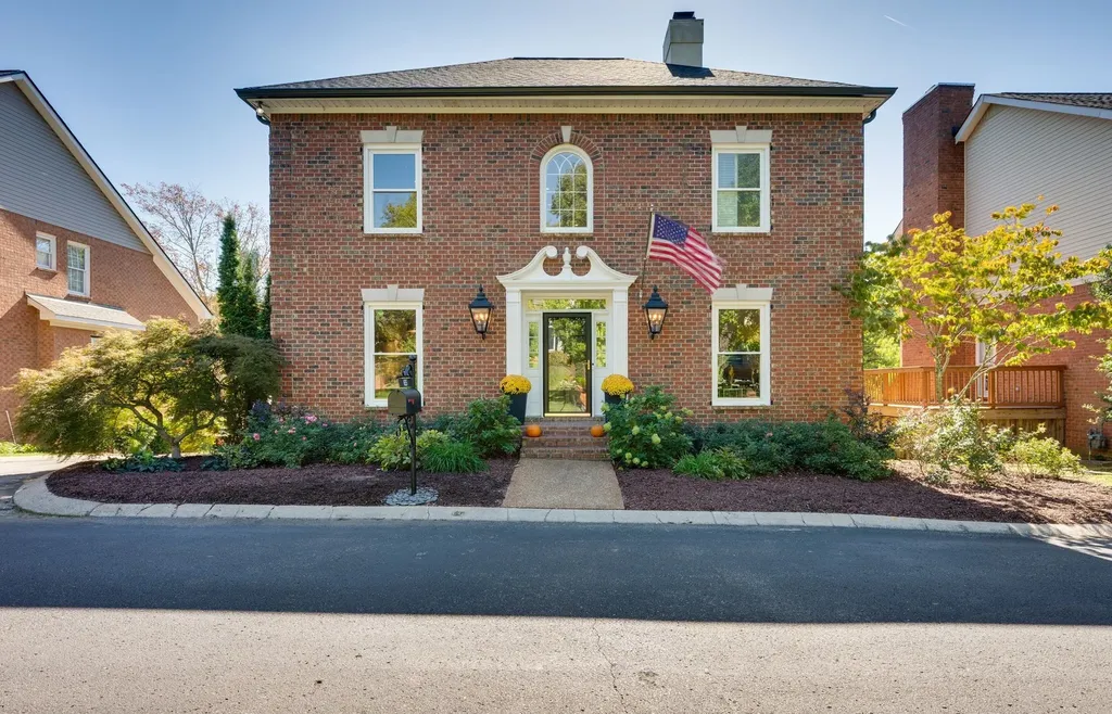 65 Ravenwood Hills Circle Nashville TN 37215