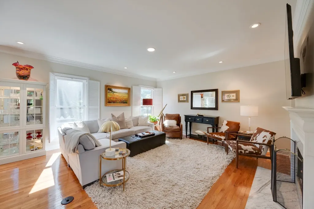 65 Ravenwood Hills Circle Nashville TN 37215
