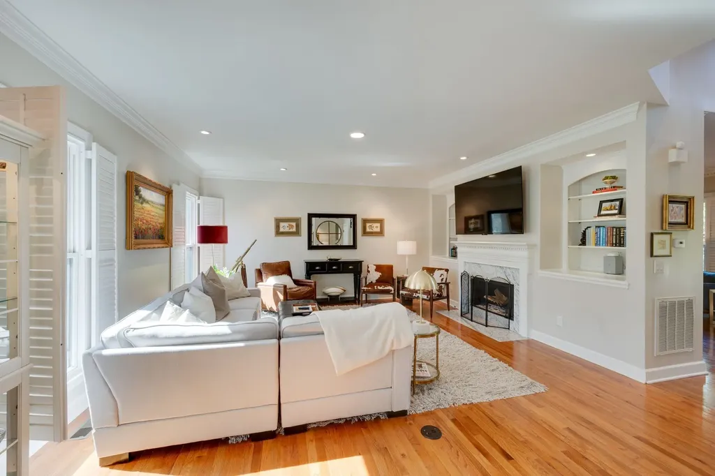 65 Ravenwood Hills Circle Nashville TN 37215