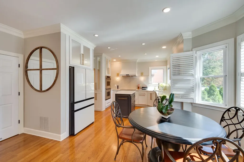 65 Ravenwood Hills Circle Nashville TN 37215