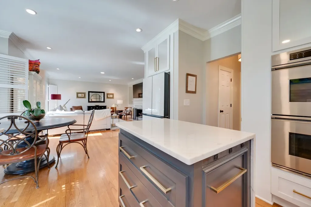 65 Ravenwood Hills Circle Nashville TN 37215