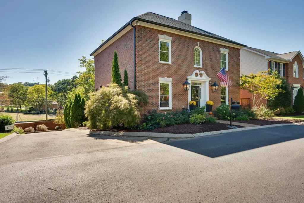 65 Ravenwood Hills Circle Nashville TN 37215