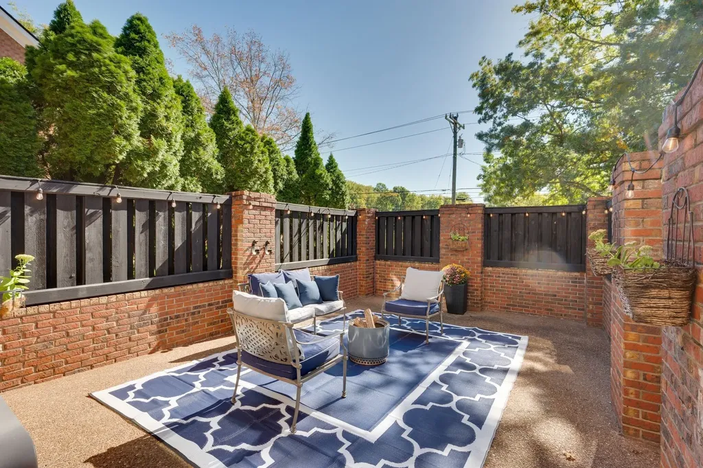 65 Ravenwood Hills Circle Nashville TN 37215