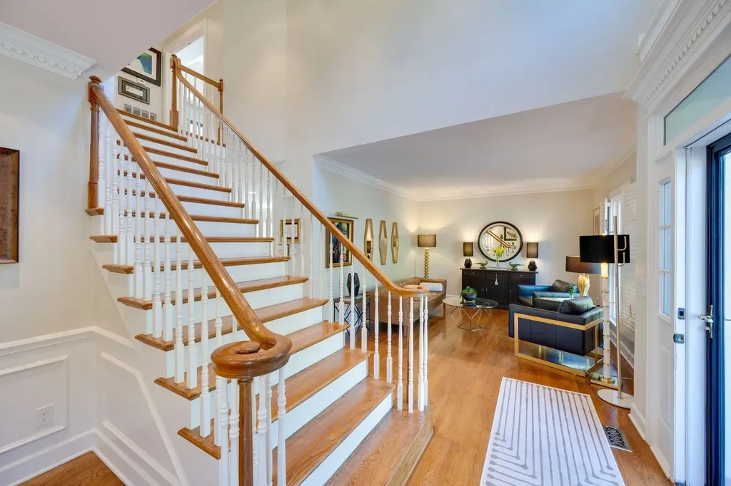 65 Ravenwood Hills Circle Nashville TN 37215