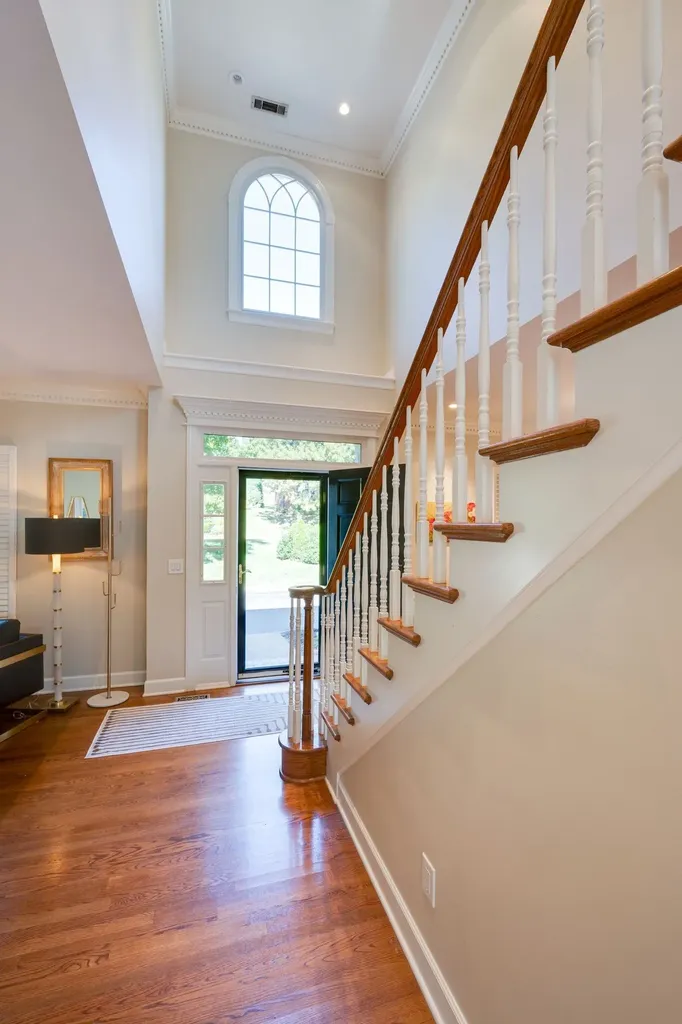 65 Ravenwood Hills Circle Nashville TN 37215