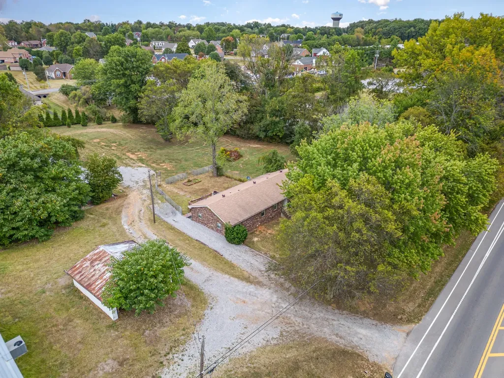 2813 Hwy 31 W White House TN 37188