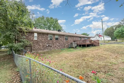 2813 Hwy 31 W White House TN 37188