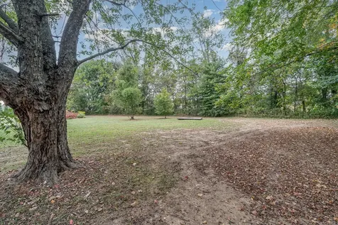 2813 Hwy 31 W White House TN 37188