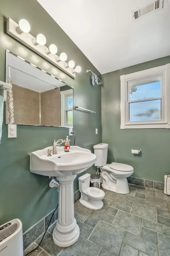 200 Bonnaoaks Drive Hermitage TN 37076
