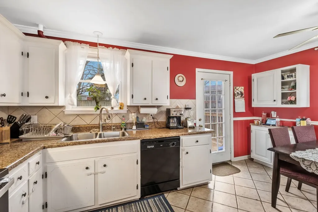 200 Bonnaoaks Drive Hermitage TN 37076