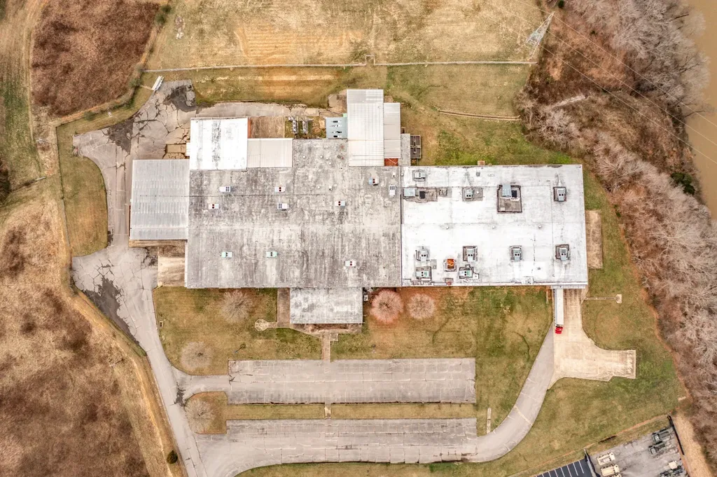 200 Universal Drive Centerville TN 37033