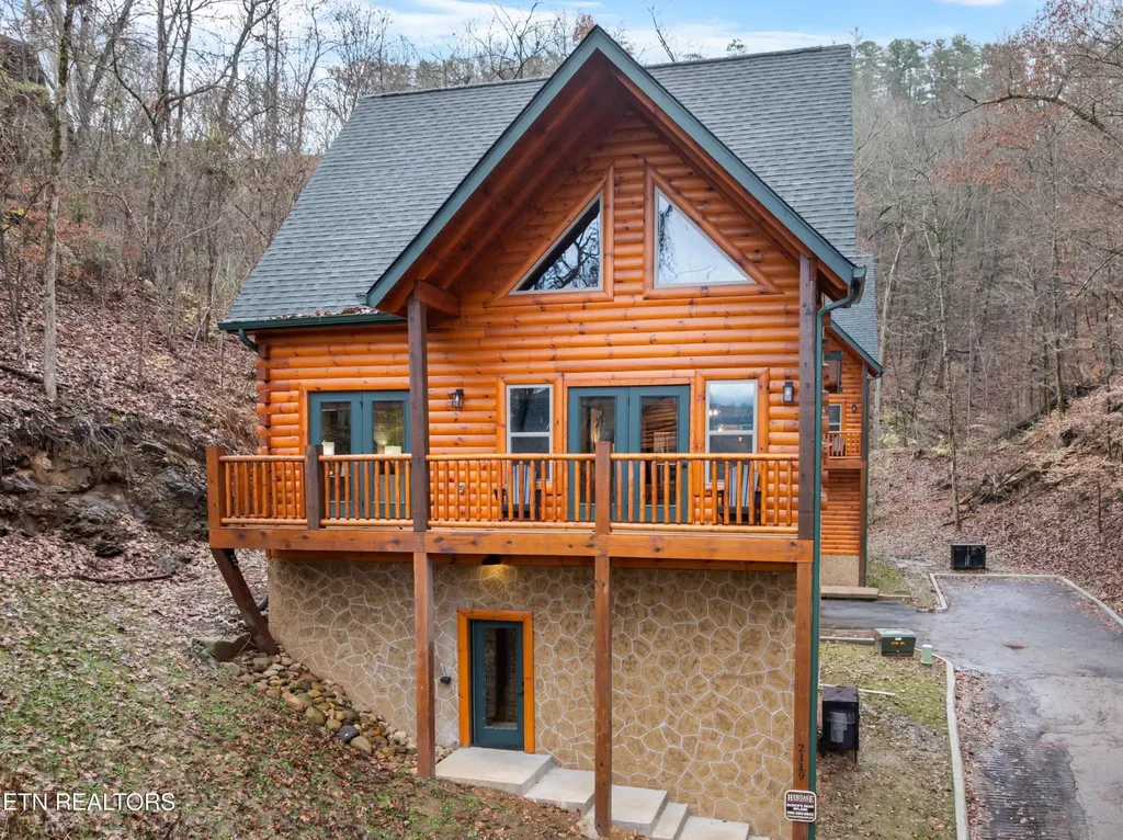 2119 Valley Creek Way Pigeon Forge TN 37862