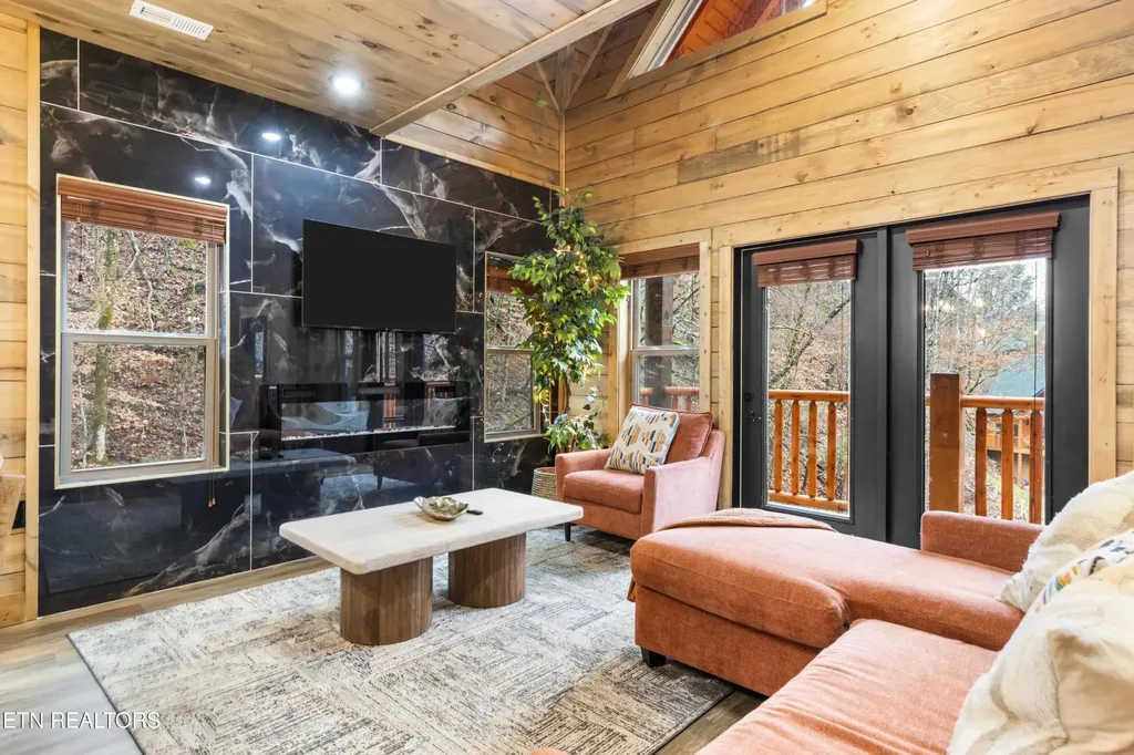2119 Valley Creek Way Pigeon Forge TN 37862