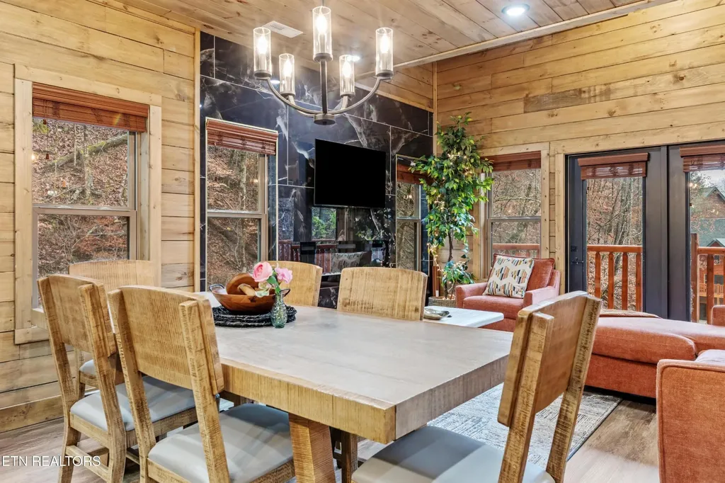 2119 Valley Creek Way Pigeon Forge TN 37862