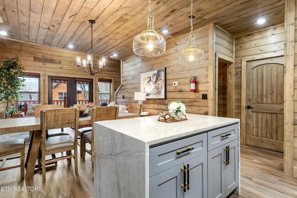 2119 Valley Creek Way Pigeon Forge TN 37862