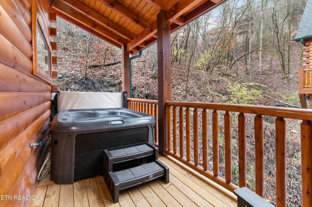 2119 Valley Creek Way Pigeon Forge TN 37862