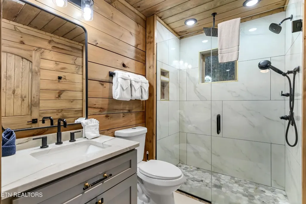 2119 Valley Creek Way Pigeon Forge TN 37862