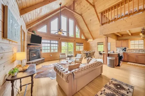 2007 Laurel Lake Drive Monteagle TN 37356