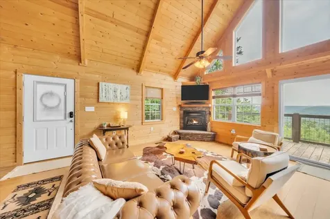2007 Laurel Lake Drive Monteagle TN 37356
