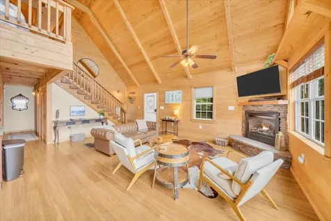 2007 Laurel Lake Drive Monteagle TN 37356