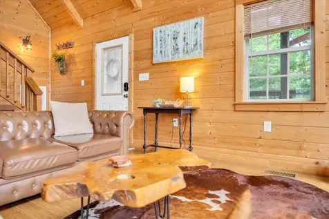 2007 Laurel Lake Drive Monteagle TN 37356