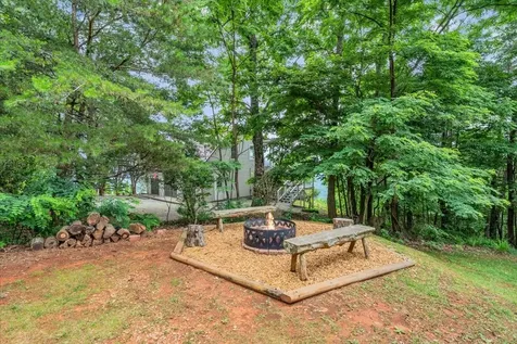 2007 Laurel Lake Drive Monteagle TN 37356