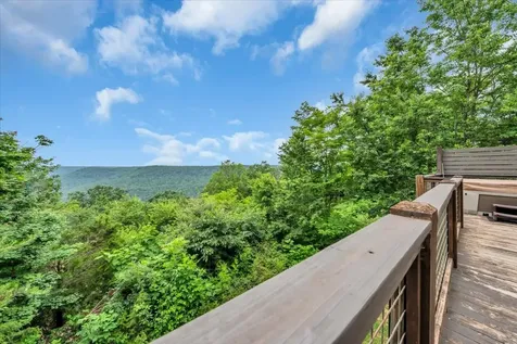 2007 Laurel Lake Drive Monteagle TN 37356