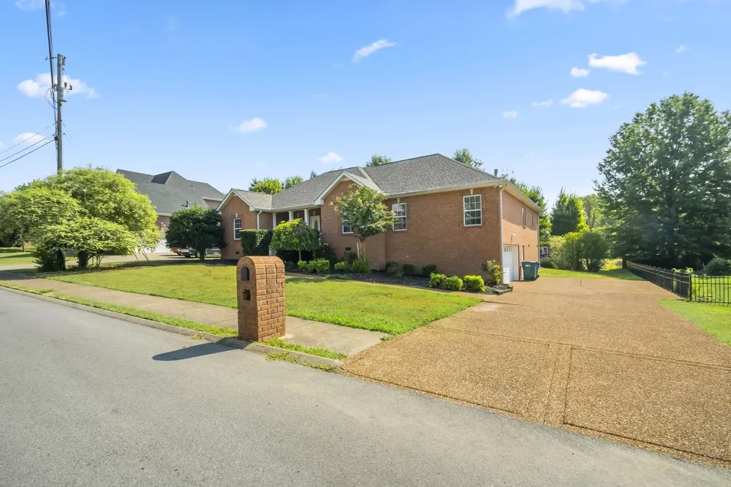 106 Bedrock Drive White House TN 37188